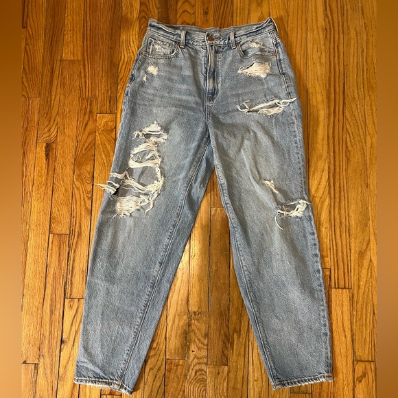 American Eagle Mom Jean - Picture 1 of 5